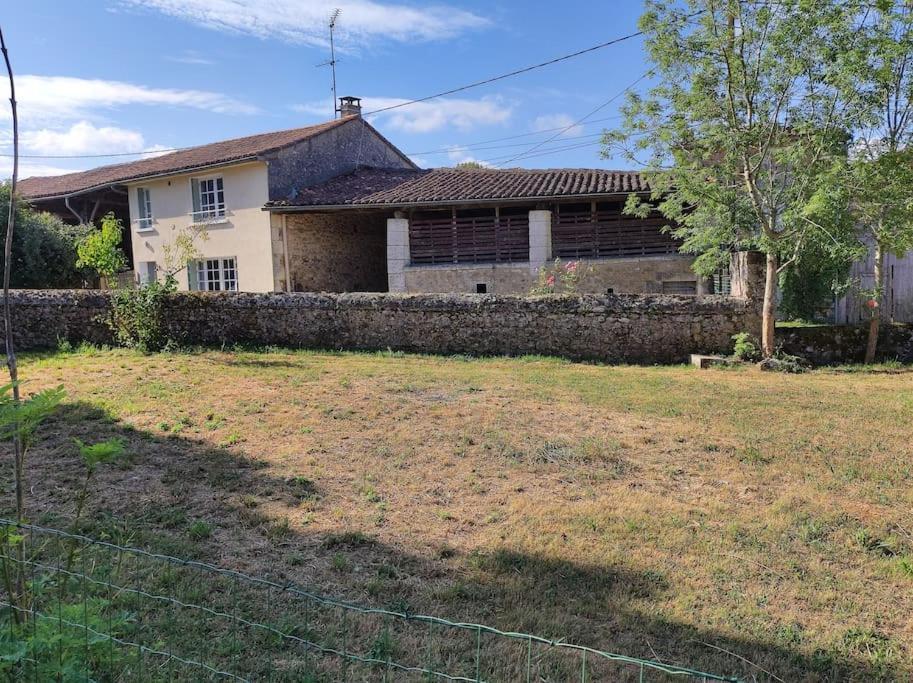 Maison De Campagne, Bulle De Verdure Montbron Ngoại thất bức ảnh