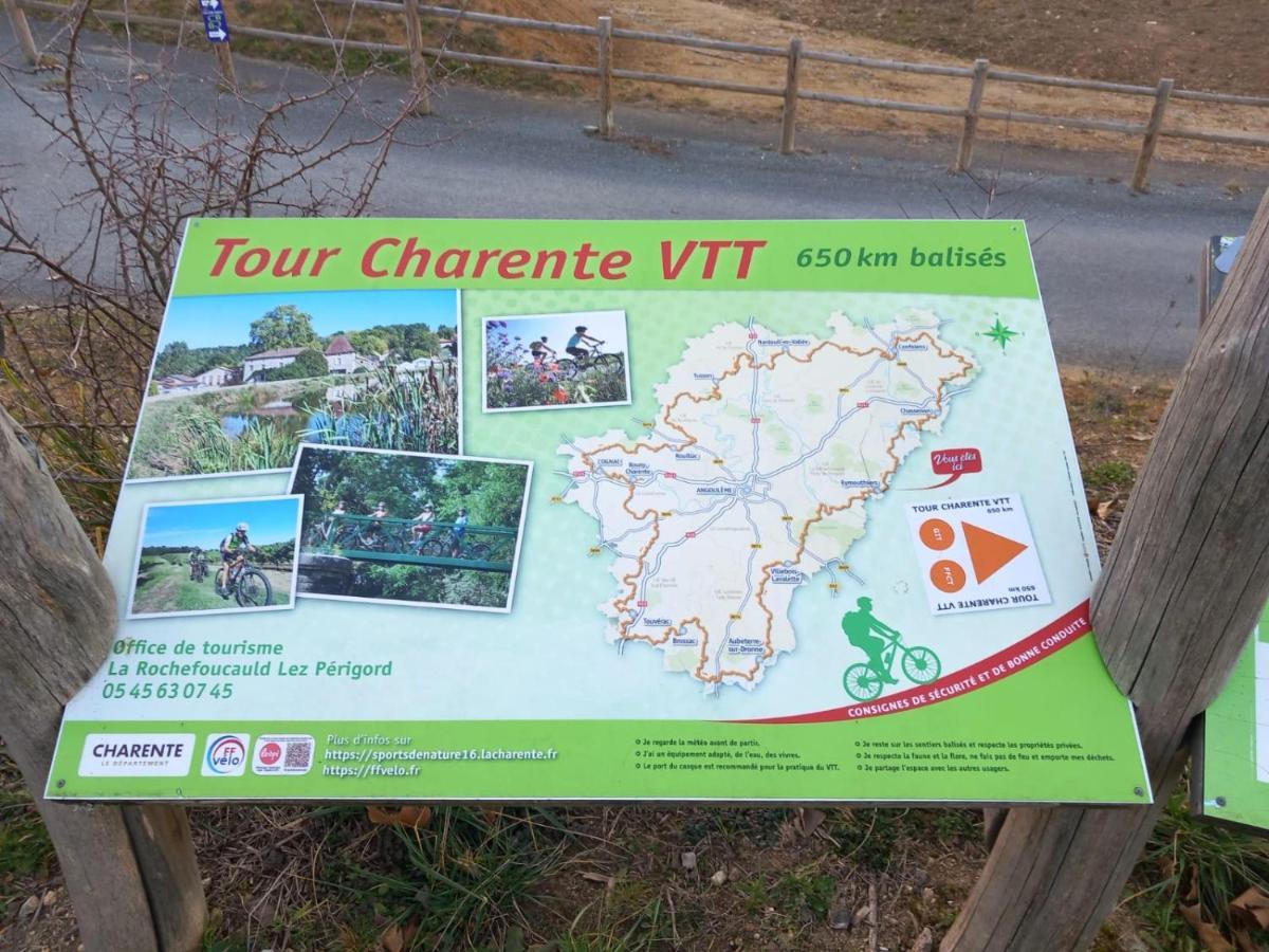 Maison De Campagne, Bulle De Verdure Montbron Ngoại thất bức ảnh